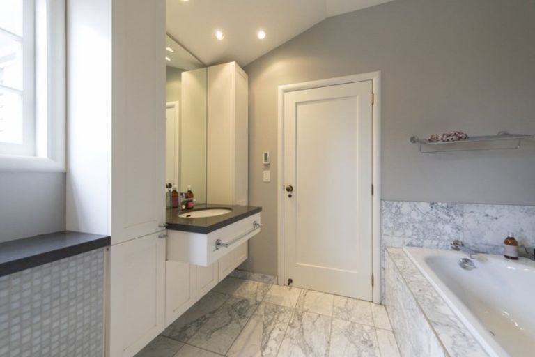 Photo of property in 128 St Stephens Avenue, Parnell, Auckland, 1052