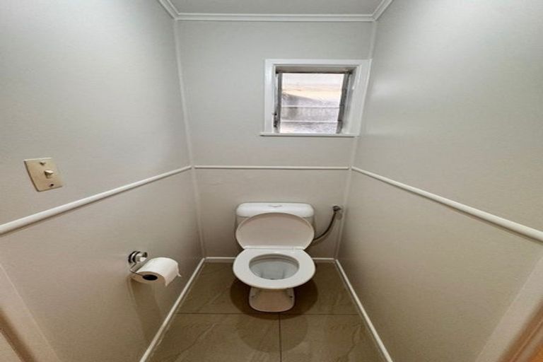 Photo of property in 18b Kirby Street, Glendene, Auckland, 0602