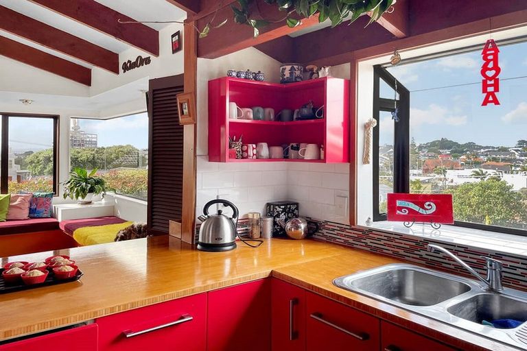 Photo of property in 3 Wolsley Avenue, Milford, Auckland, 0620