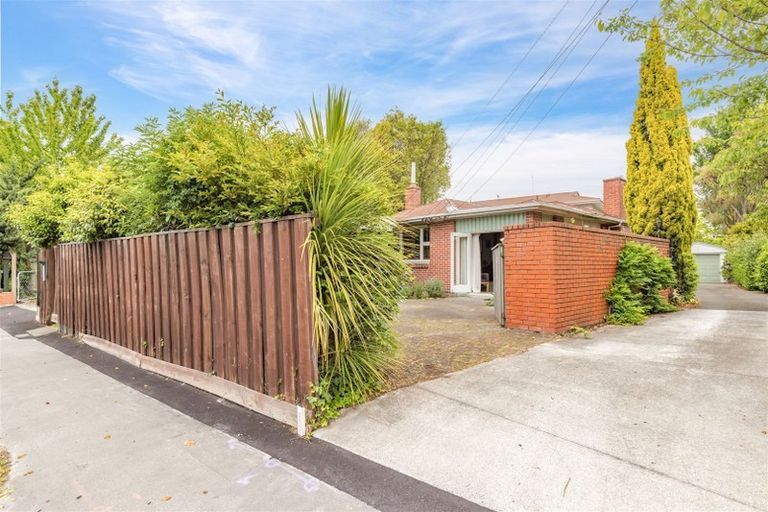 Photo of property in 1/236 Grahams Road, Burnside, Christchurch, 8053