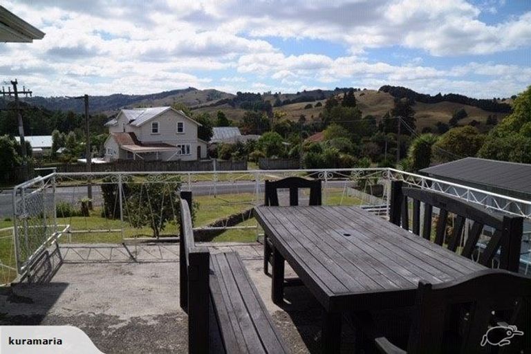 Photo of property in 2 Hikurangi Terrace, Taumarunui, 3920