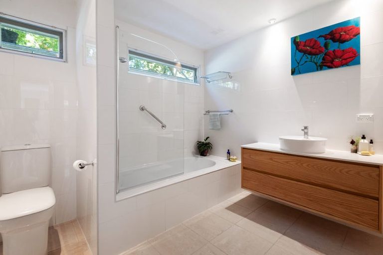 Photo of property in 1/21 Clifton Road, Hauraki, Auckland, 0622