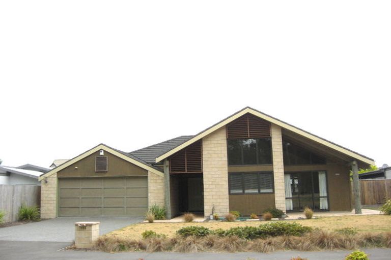 Photo of property in 128 Rothesay Road, Parklands, Christchurch, 8083