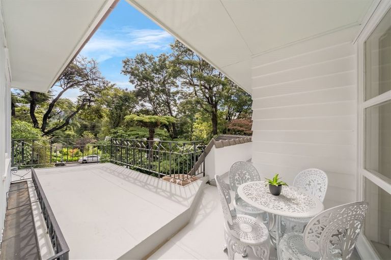 Photo of property in 32 Chatsworth Road, Silverstream, Upper Hutt, 5019