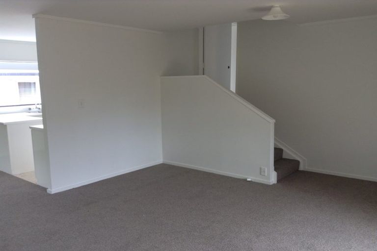 Photo of property in 2/5 Seine Road, Forrest Hill, Auckland, 0620