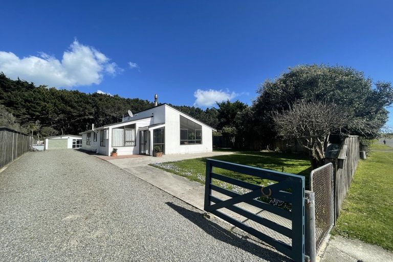 Photo of property in 11 Hydrabad Drive, Waitarere Beach, Levin, 5510