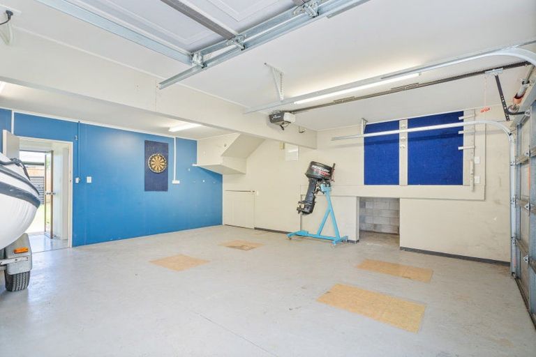 Photo of property in 2 Hamilton Crescent, Whitianga, 3510