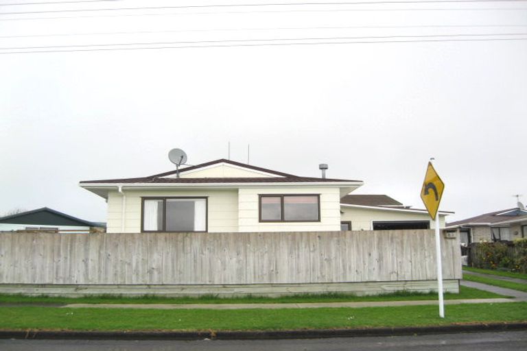 Photo of property in 68 Bayly Street, Waitara, 4320