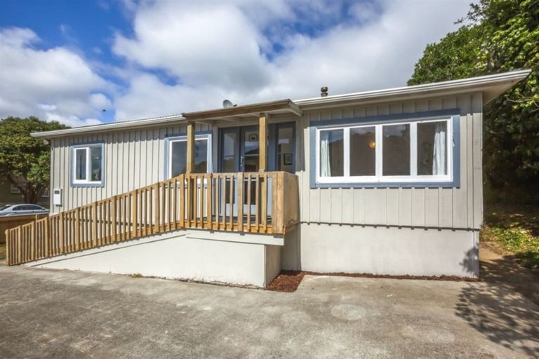 Photo of property in 102 Rangituhi Crescent, Takapuwahia, Porirua, 5022
