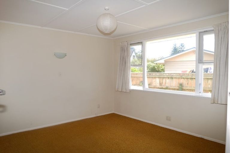 Photo of property in 6 Eruini Street, Waikanae Beach, Waikanae, 5036
