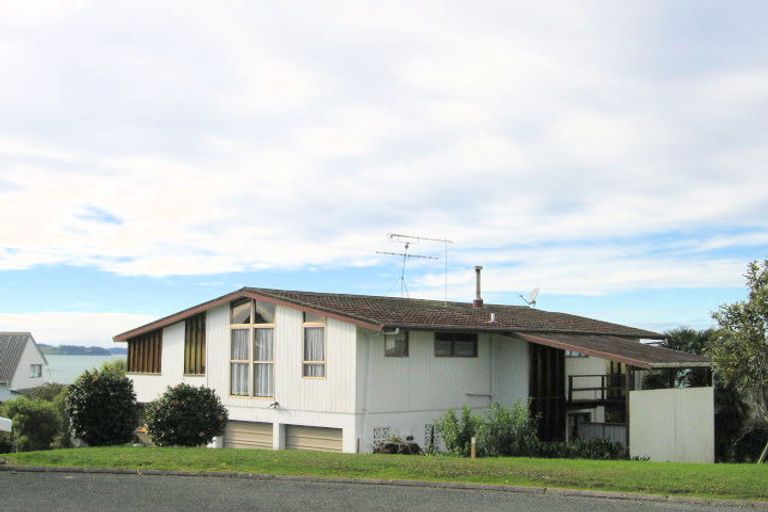 Photo of property in 16 Kotuku Place, Snells Beach, 0920