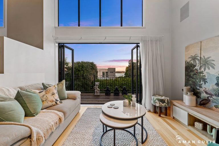 Photo of property in 86a Wiseley Road, West Harbour, Auckland, 0618