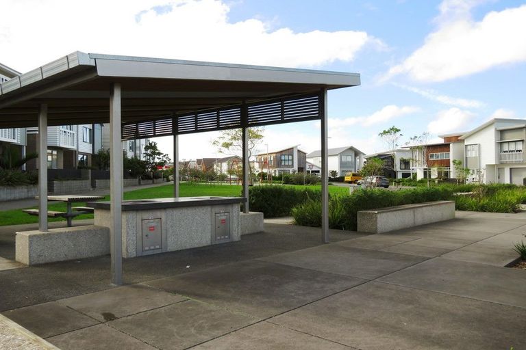 Photo of property in 27 Kanuka Road, Hobsonville, Auckland, 0616