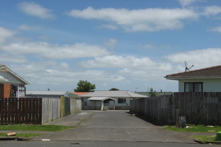 Photo of property in 49 Dungarvon Place, Clendon Park, Auckland, 2103