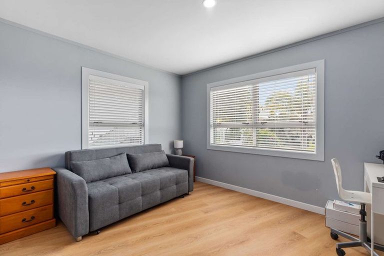 Photo of property in 31 Annison Avenue, Glen Eden, Auckland, 0602