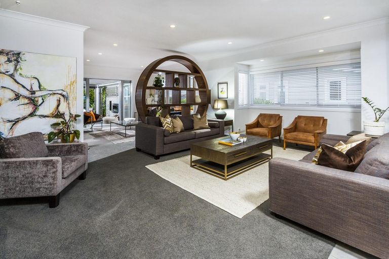 Photo of property in 17 Ocean View Road, Milford, Auckland, 0620