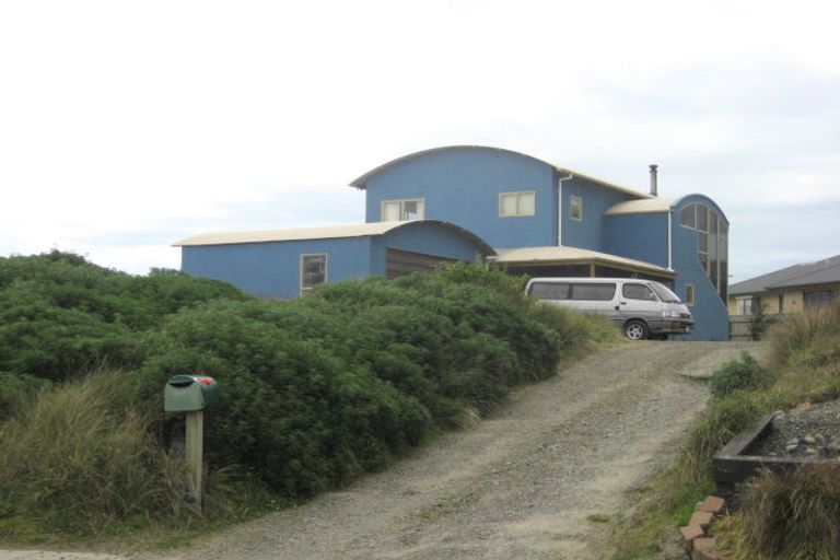 Photo of property in 12 Ngati Huia Place, Waitarere Beach, Levin, 5510