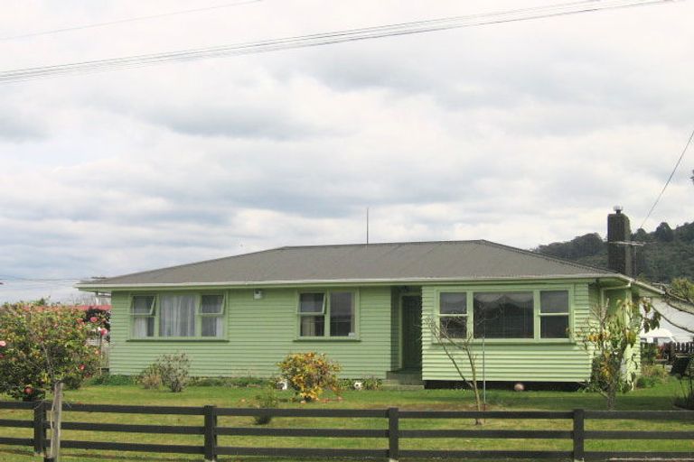 Photo of property in 16 Logan Street, Fairy Springs, Rotorua, 3015
