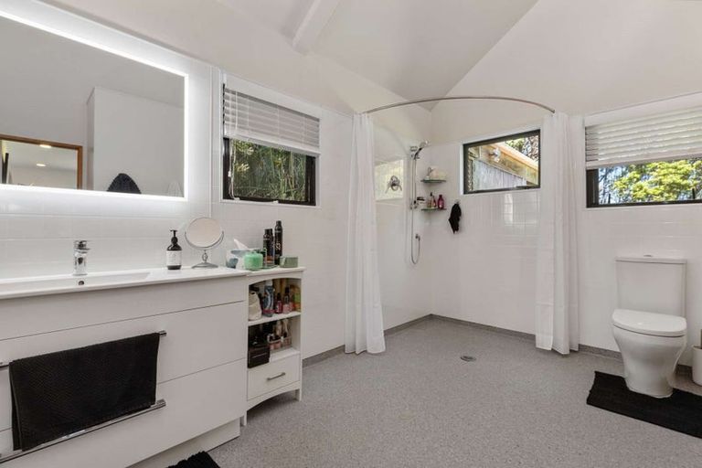 Photo of property in 371a Kohekohe Karioitahi Road, Karioitahi, Waiuku, 2683