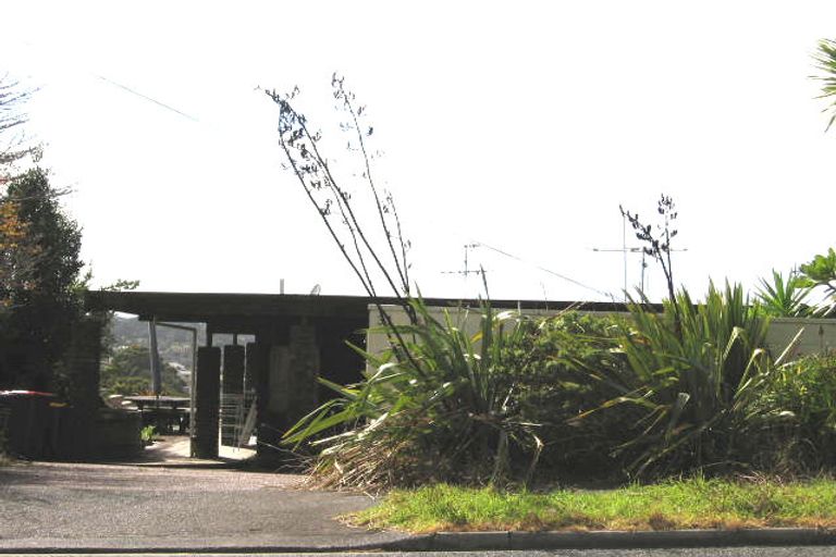 Photo of property in 31 Sunset Road, Totara Vale, Auckland, 0632