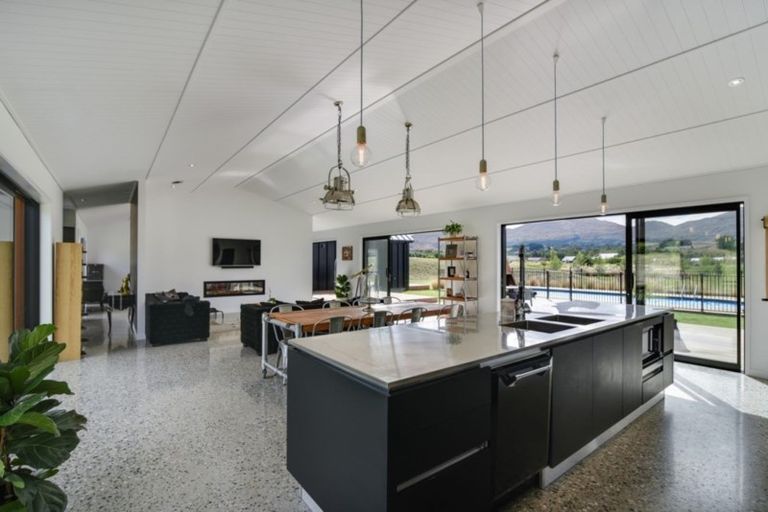 Photo of property in 36 Domain Road, Speargrass Flat, Queenstown, 9371