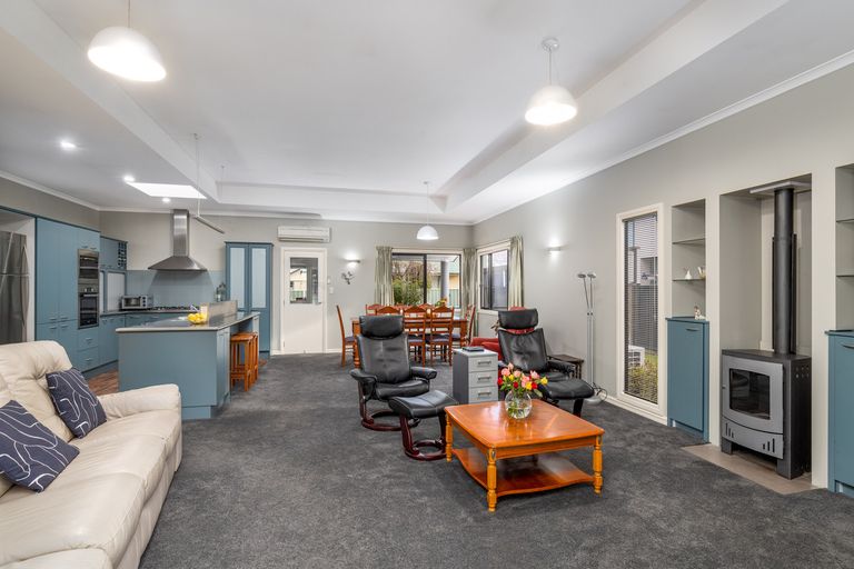 Photo of property in 6 Spruce Close, Alexandra, 9320