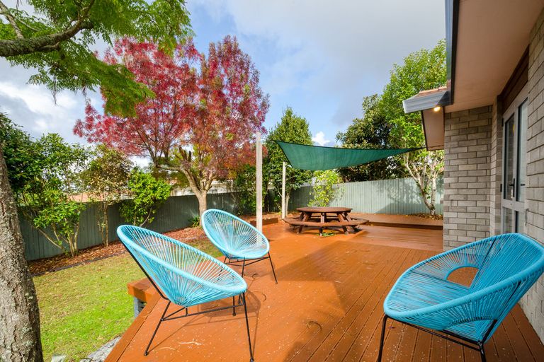 Photo of property in 76 Birdwood Road, Swanson, Auckland, 0612