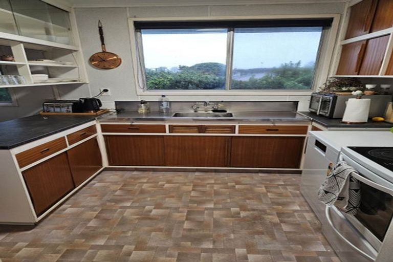 Photo of property in 1/10 Queens Road, Elgin, Gisborne, 4010