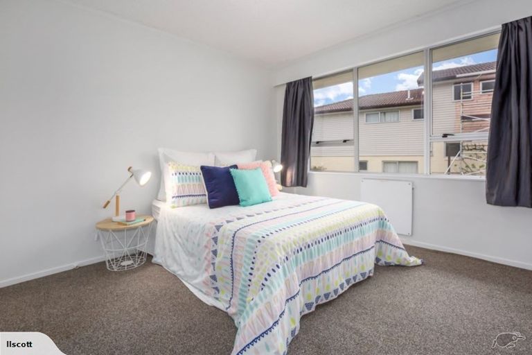 Photo of property in 82 Tweed Road, Papakowhai, Porirua, 5024