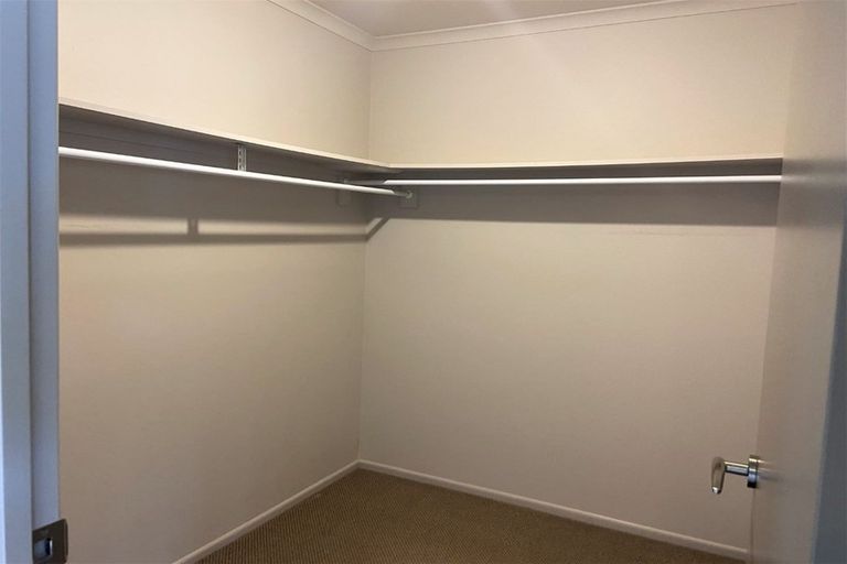 Photo of property in 4 Montrose Place, Highlands Park, New Plymouth, 4312