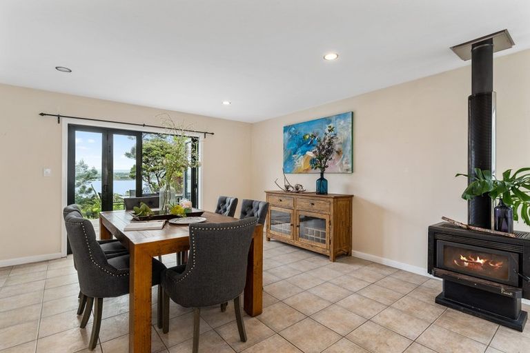 Photo of property in 7 Chatham Avenue, Paremoremo, Auckland, 0632