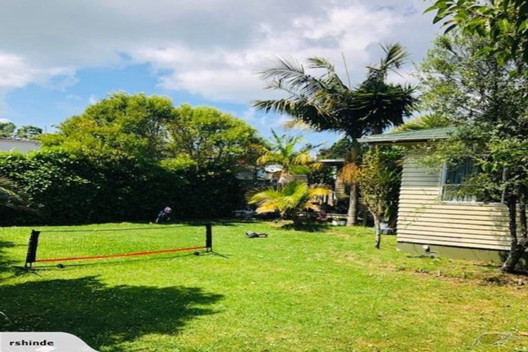 Photo of property in 1/4 Kaurilands Road, Titirangi, Auckland, 0604