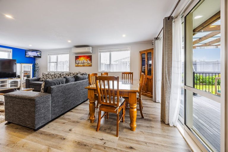 Photo of property in 99 Beatty Road, Pukekohe, 2120