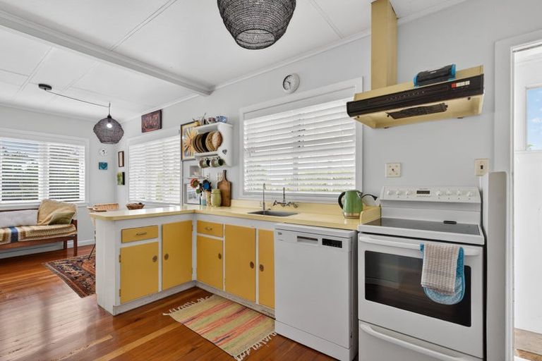 Photo of property in 1 Griffin Road, Maungaturoto, 0520