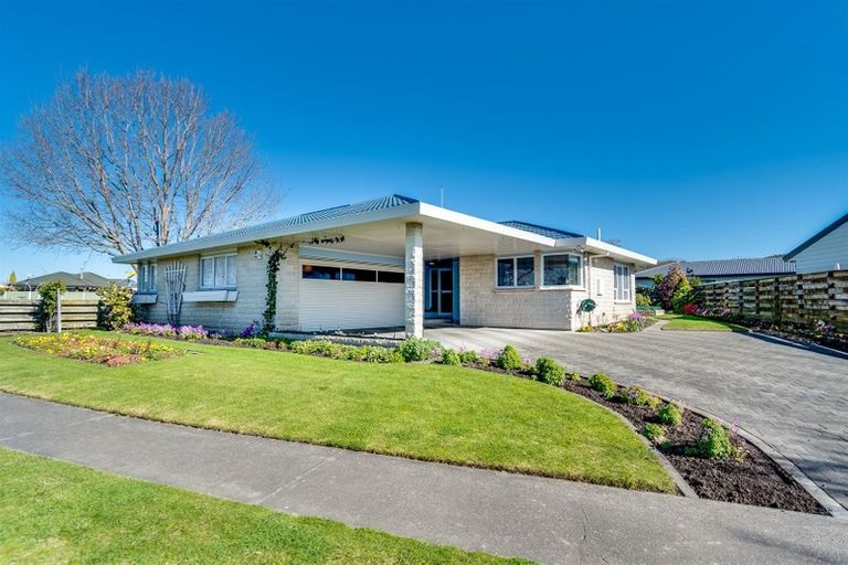 Photo of property in 27 Whiting Crescent, Greenmeadows, Napier, 4112
