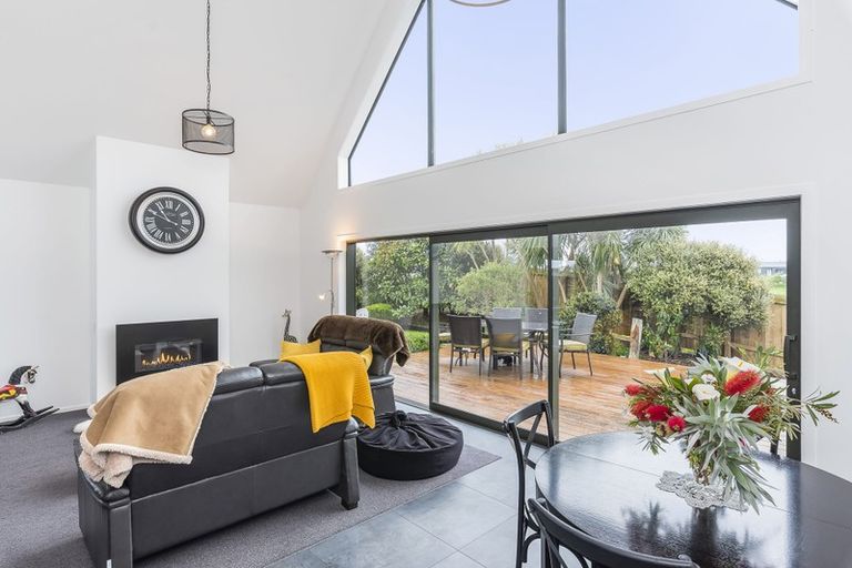 Photo of property in 42 Pukenamu Road, Te Horo, Otaki, 5581