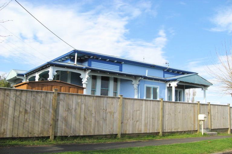 Photo of property in 2 Mason Terrace, Gonville, Whanganui, 4501