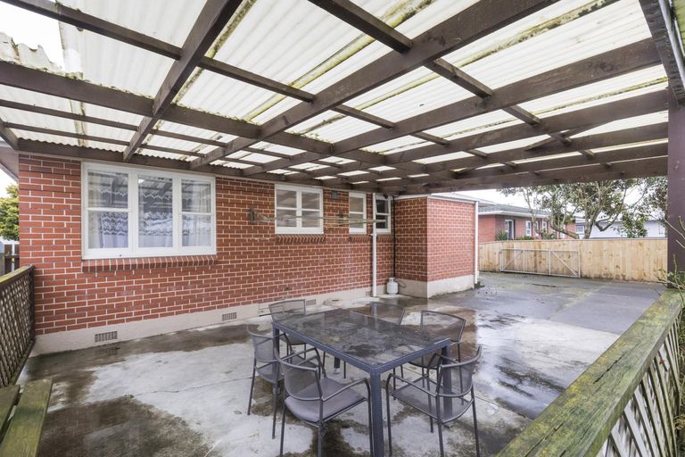 Photo of property in 18 Ronberg Street, Highbury, Palmerston North, 4412