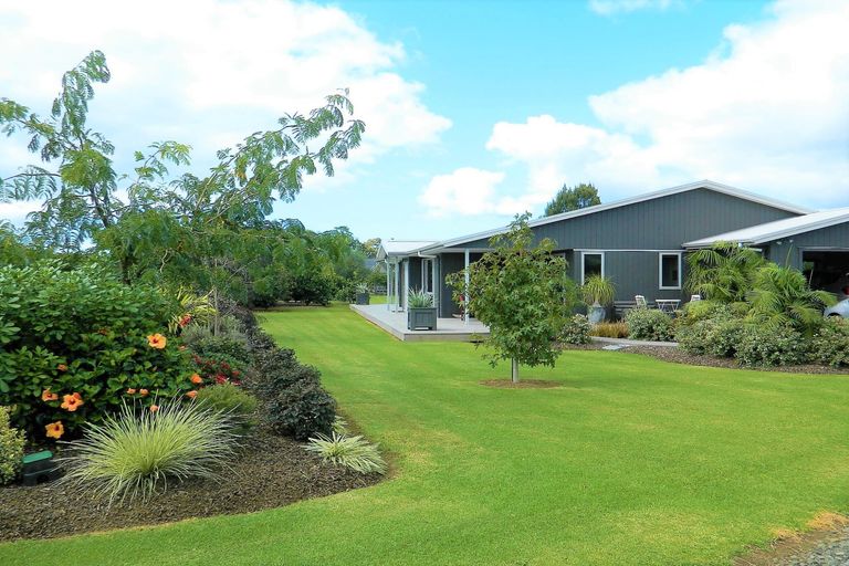 Photo of property in 10 Awhitu Road, Kerikeri, 0230