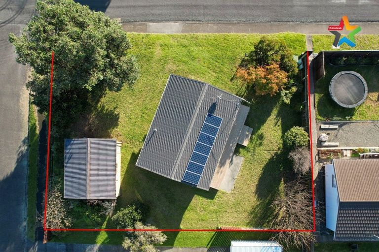 Photo of property in 42 Norfolk Crescent, Otaki Beach, Otaki, 5512
