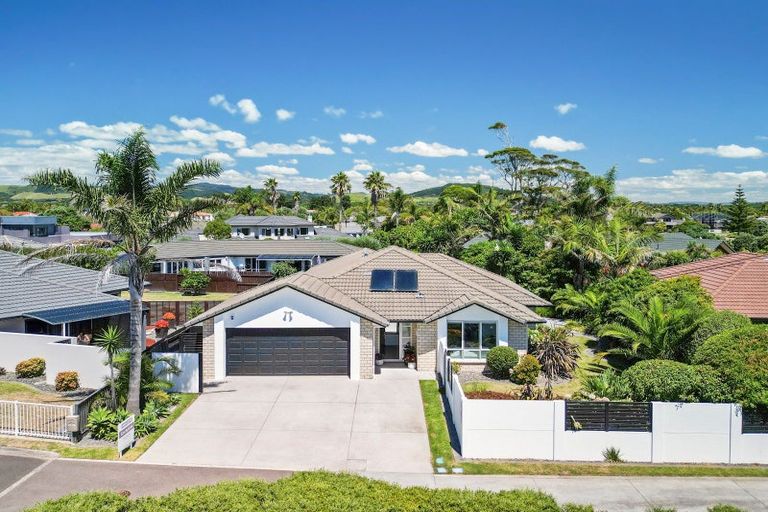 Photo of property in 22c Seychelles Drive, Papamoa Beach, Papamoa, 3118