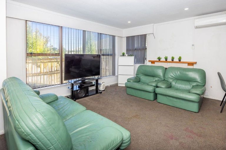 Photo of property in 1 Thornton Place, Melville, Hamilton, 3206