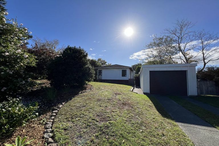 Photo of property in 16 Shearwater Street, One Tree Point, 0118