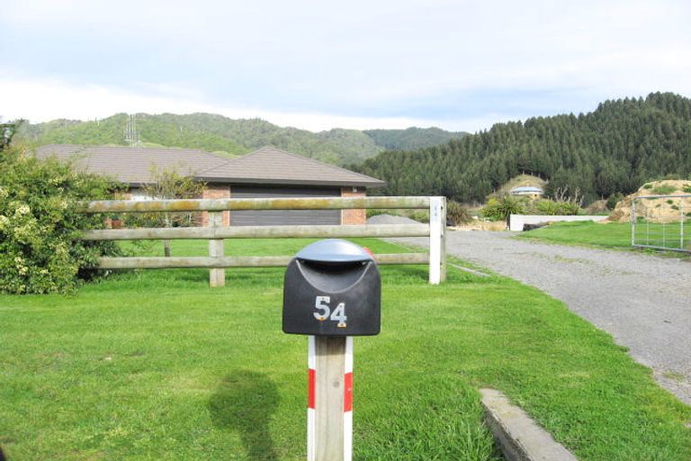 Photo of property in 54 Mahaki Road, Nikau Valley, Paraparaumu, 5032