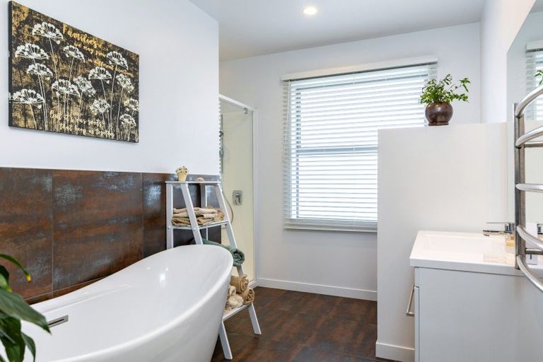 Photo of property in 16 River Terrace, Renwick, 7204