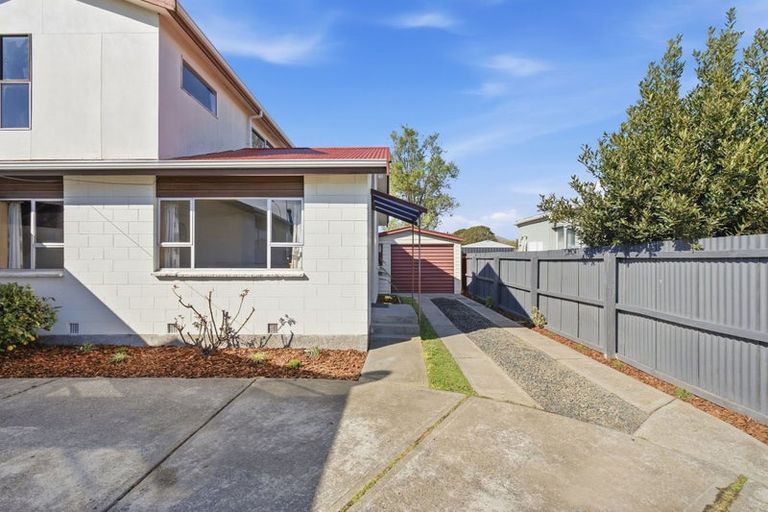 Photo of property in 2/16 Kawau Crescent, Bromley, Christchurch, 8062