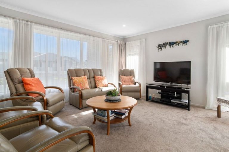 Photo of property in 8 Fearnley Grove, Pyes Pa, Tauranga, 3112