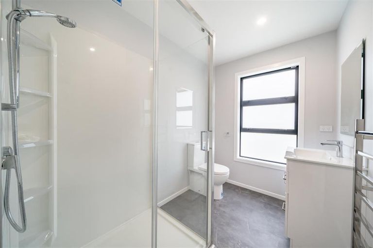 Photo of property in 4b Pohutukawa Street, Woburn, Lower Hutt, 5010