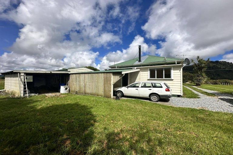 Photo of property in 436 Wanganui Flat Road, Harihari, 7884