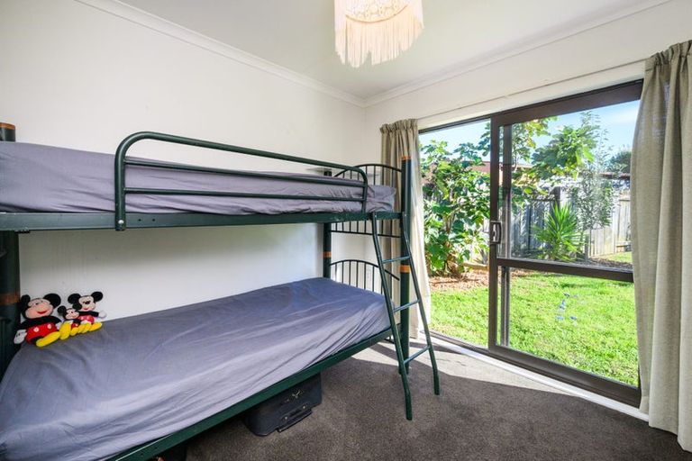 Photo of property in 53 Raglan Avenue, Cloverlea, Palmerston North, 4412